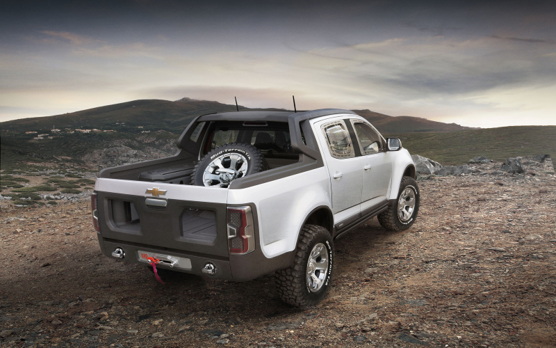 Illustration for article titled Chevy Colorado Rally Concept's a forbidden Hilux fighter